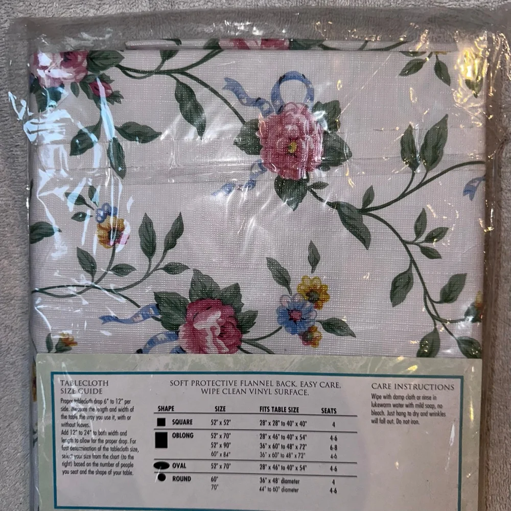 NIP Vintage Great Room Floral Dining & Kitchen Coordinate Tablecloth Oval 52x70